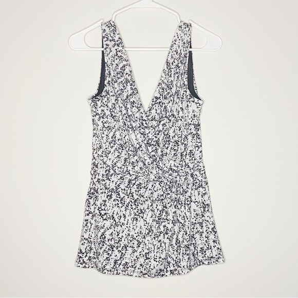 NWT H&M Black & White Speckled Faux Wrap Top Size Small - Picture 2 of 7